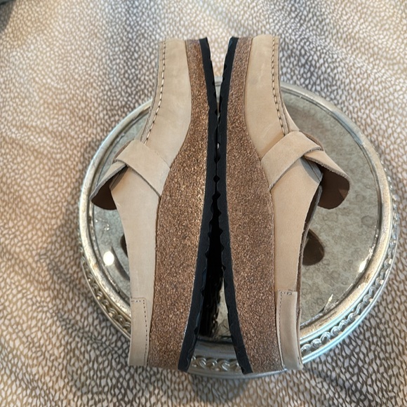 Birkenstock Tan Loafers Slip-Ons with Buckle - Picture 4 of 9